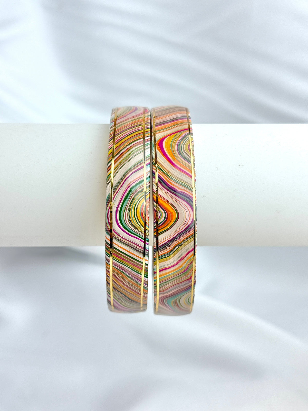 Lac Wavy Line Design Bangles