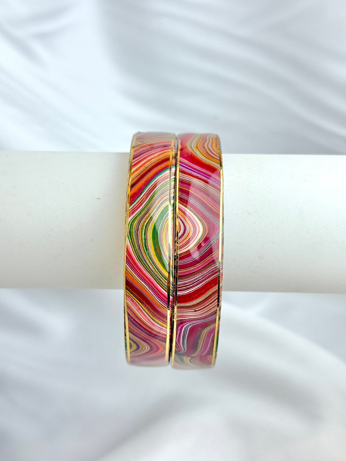 Lac Wavy Line Design Bangles