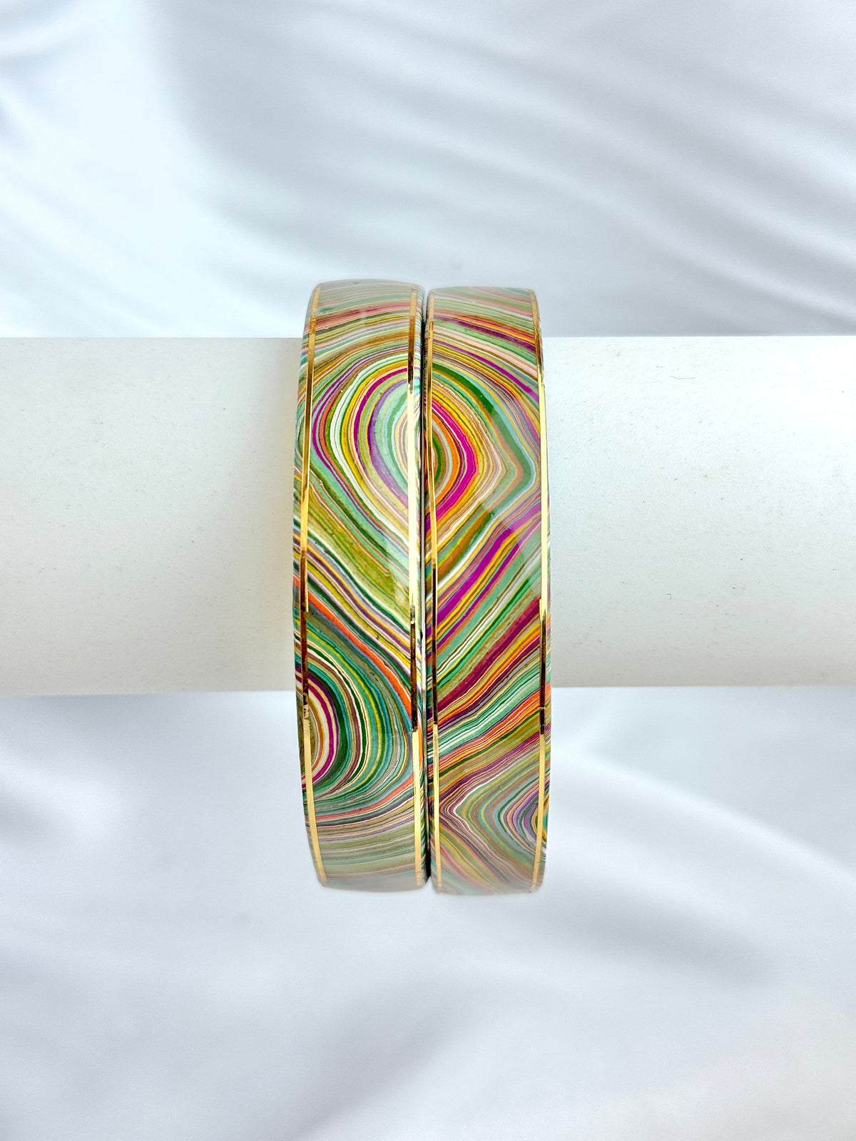 Lac Wavy Line Design Bangles