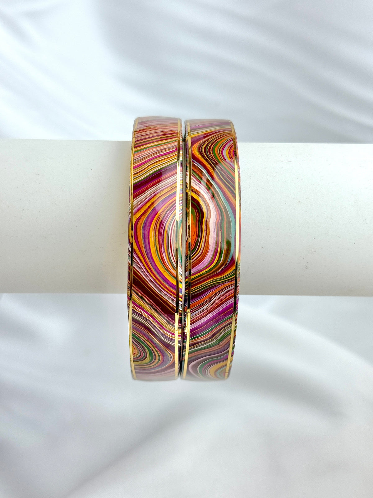 Lac Wavy Line Design Bangles