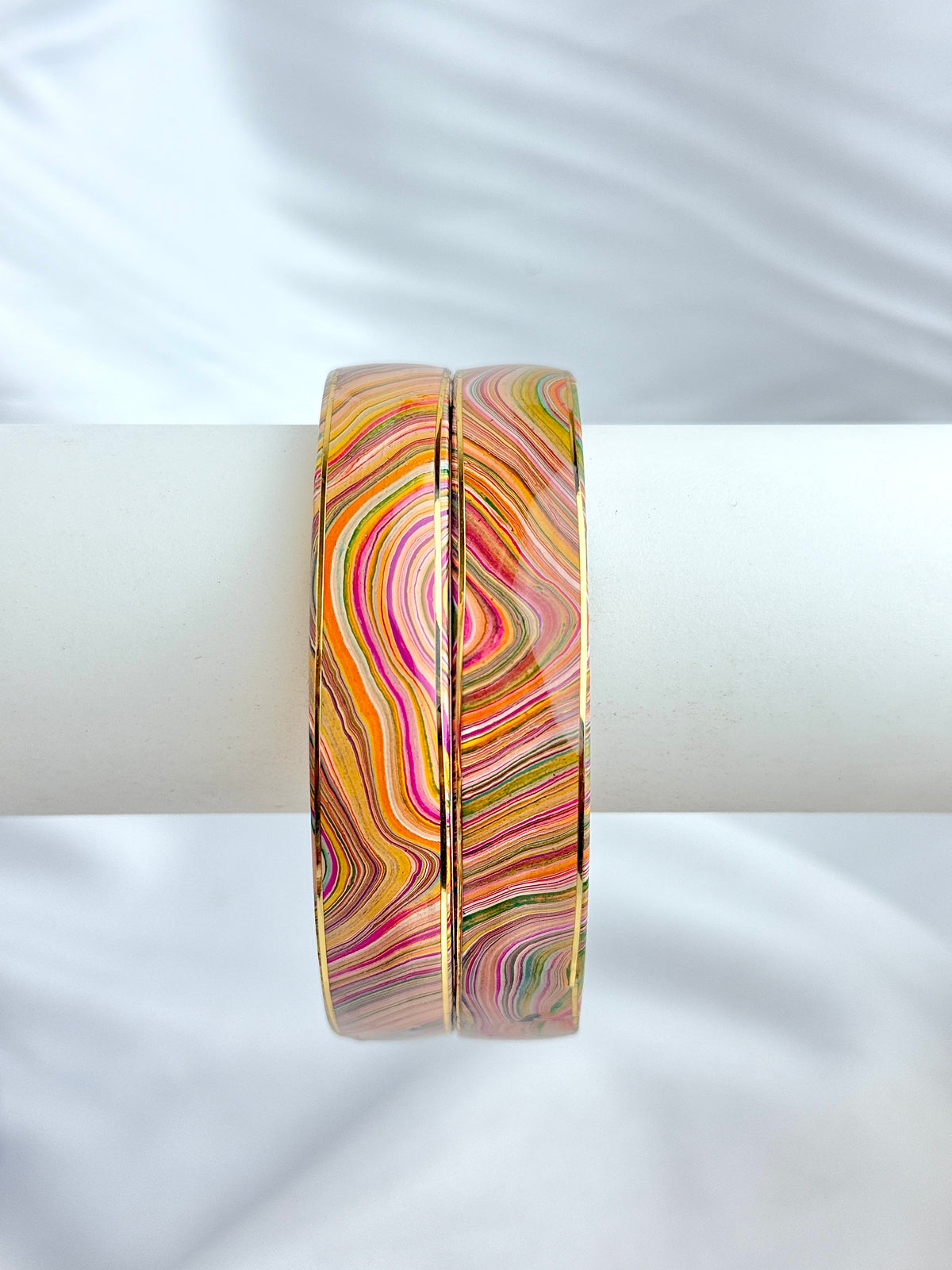 Lac Wavy Line Design Bangles