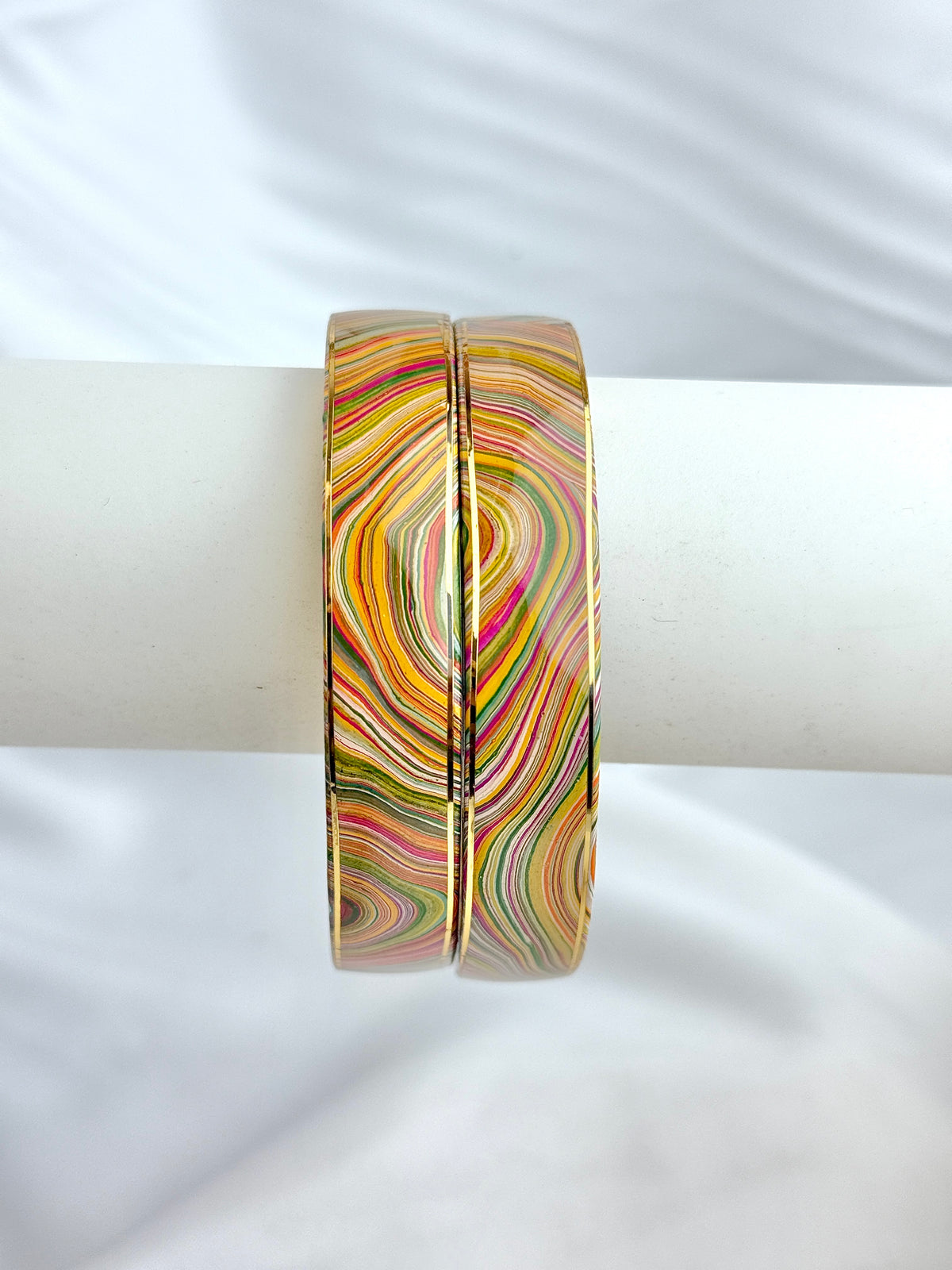 Lac Wavy Line Design Bangles