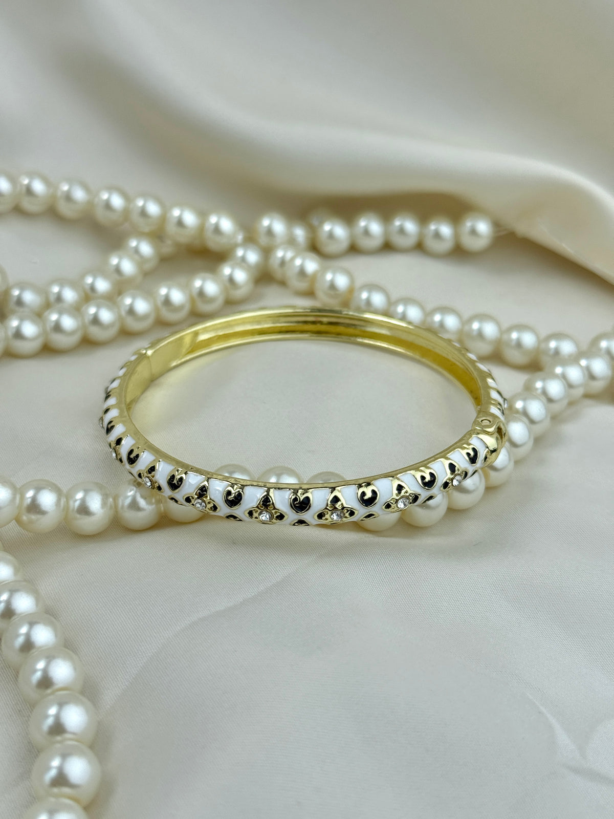 Gulnaar Royale Meenakari Kada