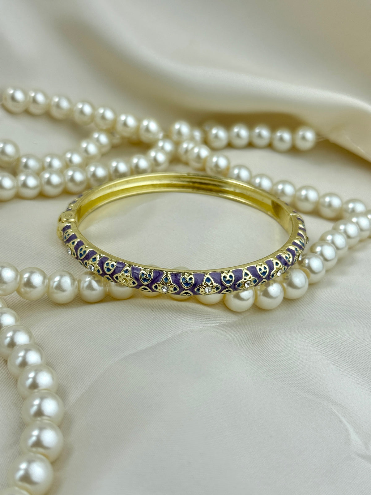 Gulnaar Royale Meenakari Kada