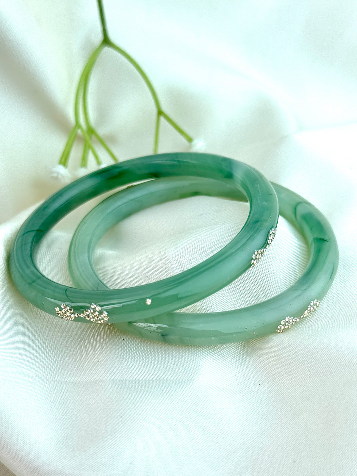 Elegant Onex Stone-Detail Bangles
