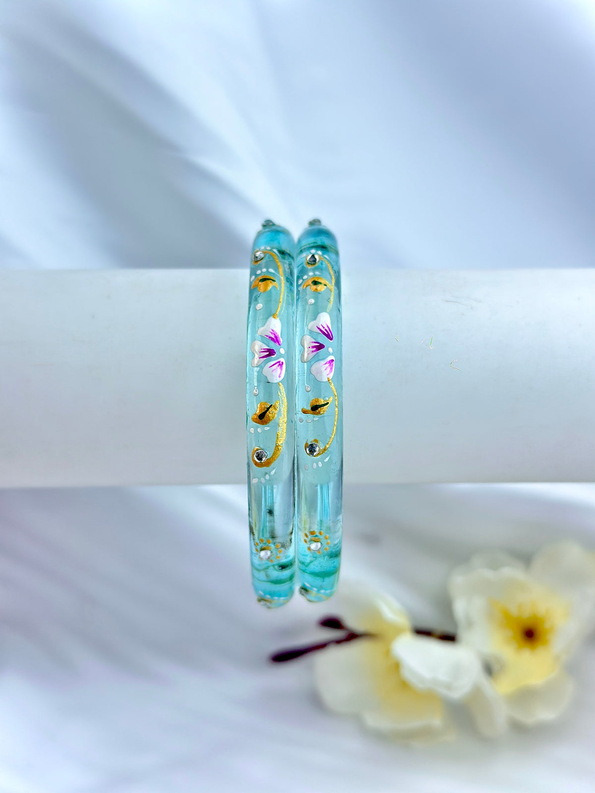 Floral Elegance handcrafted bangle (2pcs set)