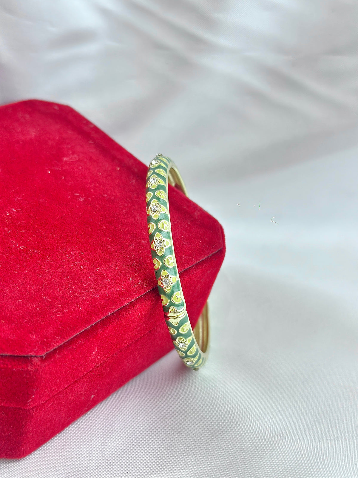 Gulnaar Royale Meenakari Kada